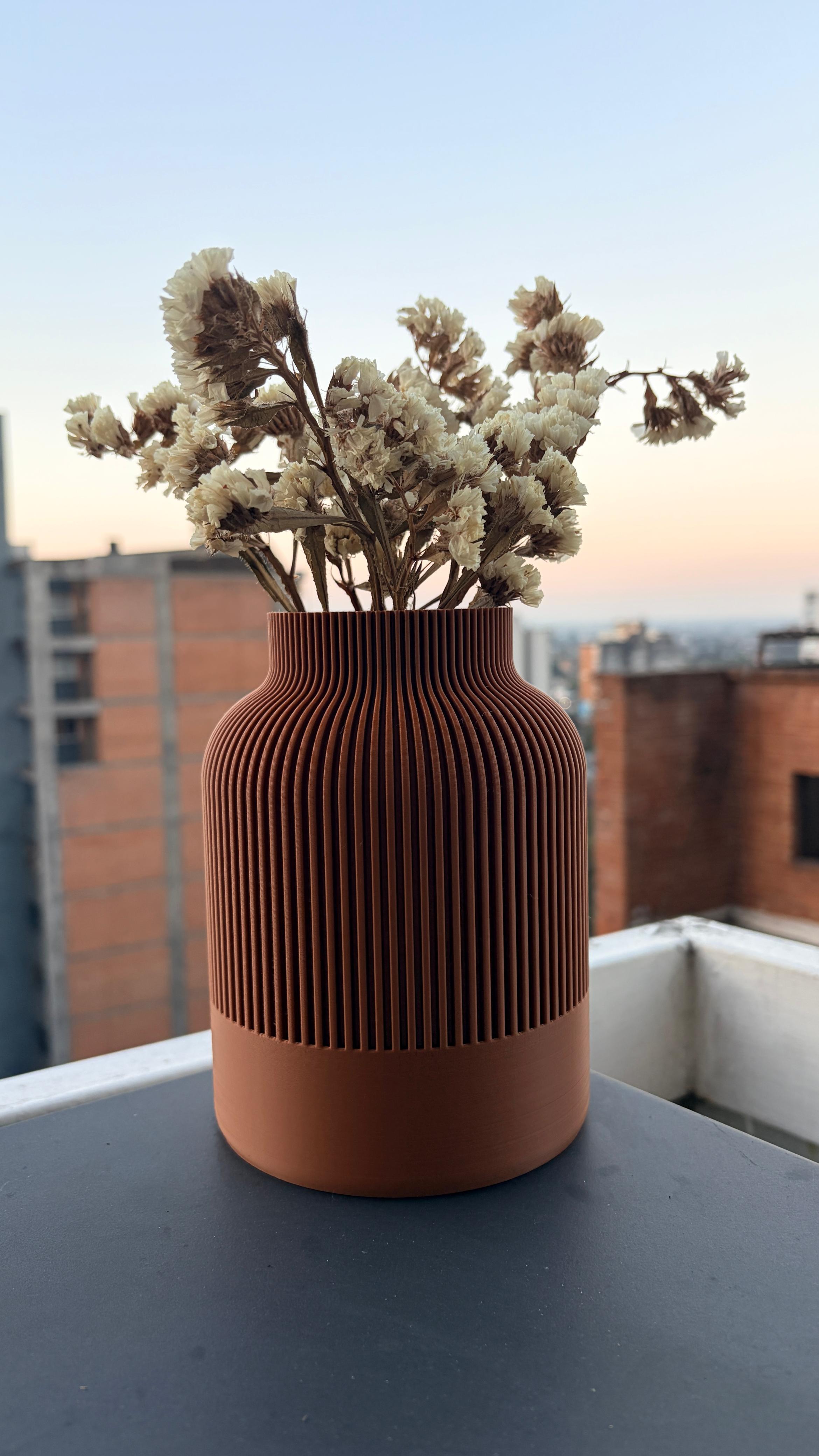 Florero Japandi